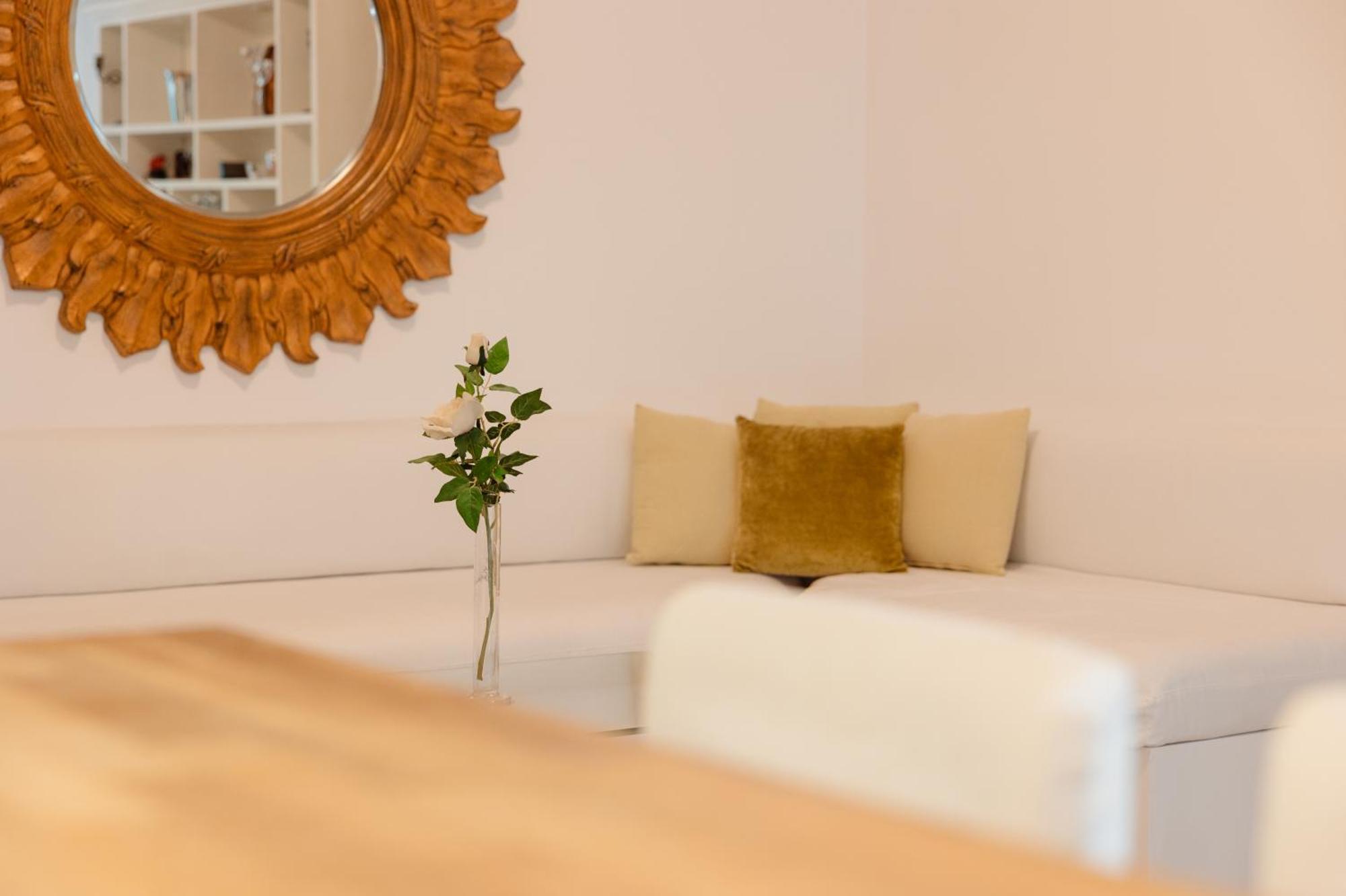 Ground Floor Holiday Apartment With Terrace And Pool In Puerto Banus, Marbellac Extérieur photo