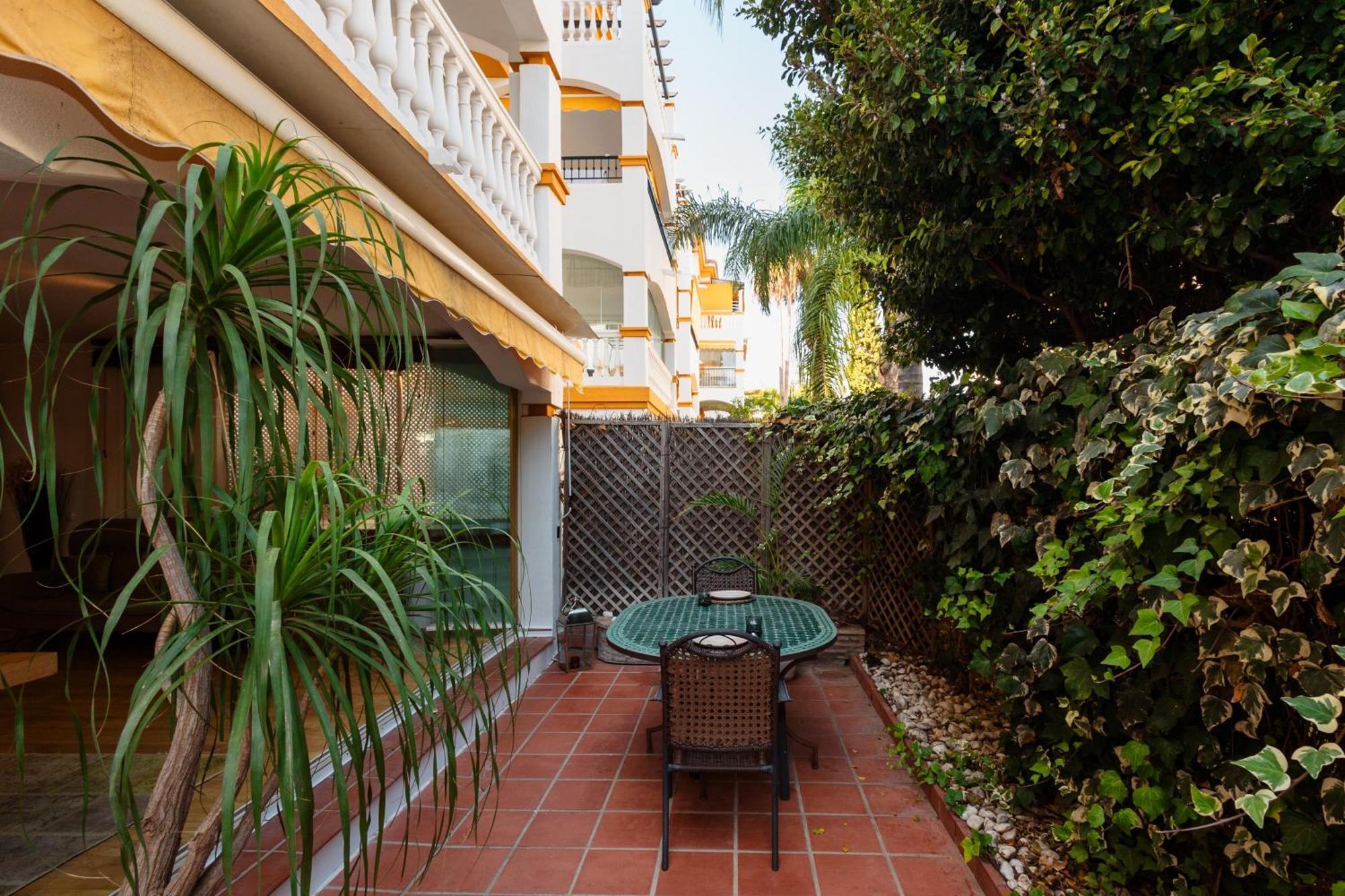 Ground Floor Holiday Apartment With Terrace And Pool In Puerto Banus, Marbellac Extérieur photo